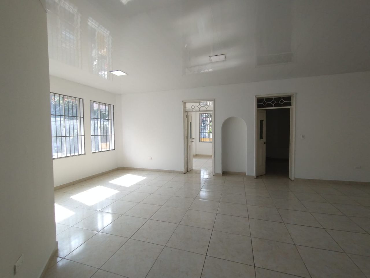 Local en arriendo Antioquia Medellín Villanueva 93 m2 Habitaciones 0 Baños 2 Garajes 0 Precio $3100000
