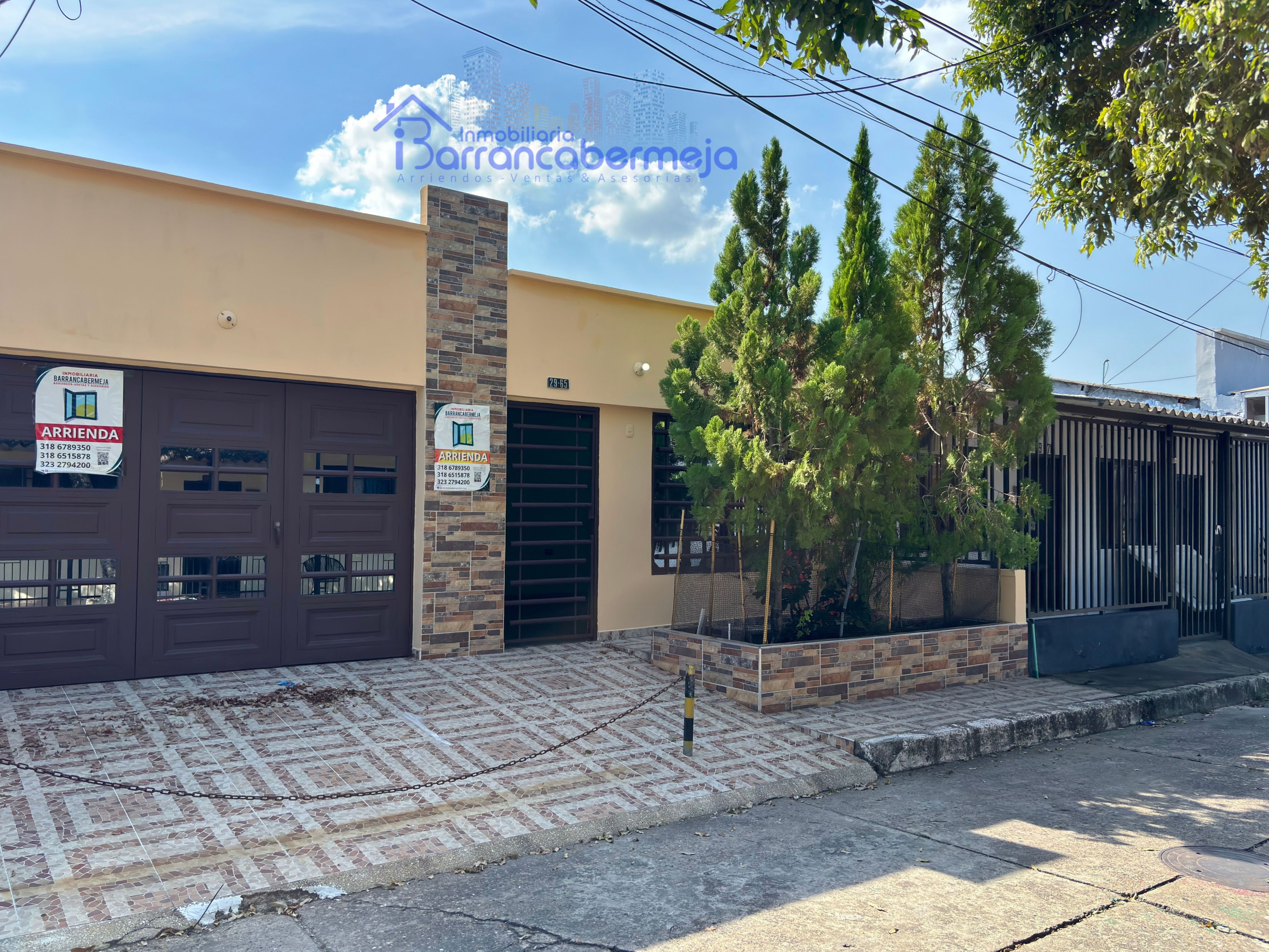 Casa en arriendo Santander Barrancabermeja El Castillo 200 m2 Habitaciones 3 Baños 3 Garajes 1 Precio $1600000