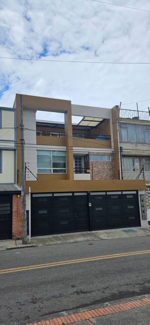 Casa en arriendo Cundinamarca Bogotá Santa Isabel 272 m2 Habitaciones 6 Baños 6 Garajes 0 Precio $0