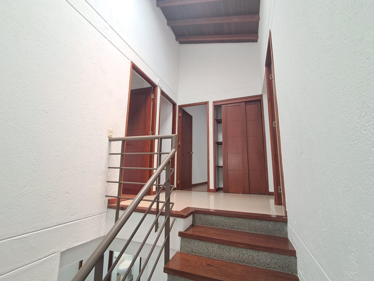 Casa en venta Antioquia Envigado La Inmaculada 139 m2 Habitaciones 5 Baños 4 Garajes 0 Precio $1300000000