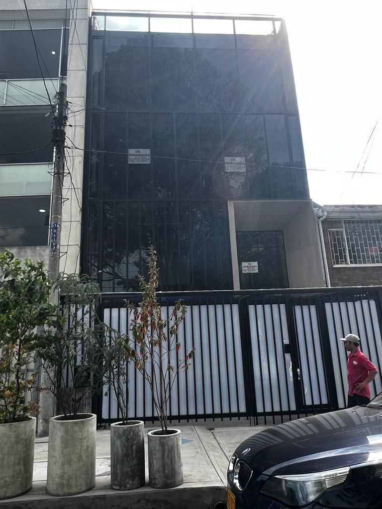 Edificio en arriendo Cundinamarca Bogotá San Felipe 500 m2 Habitaciones 1 Baños 0 Garajes 0 Precio $20000000