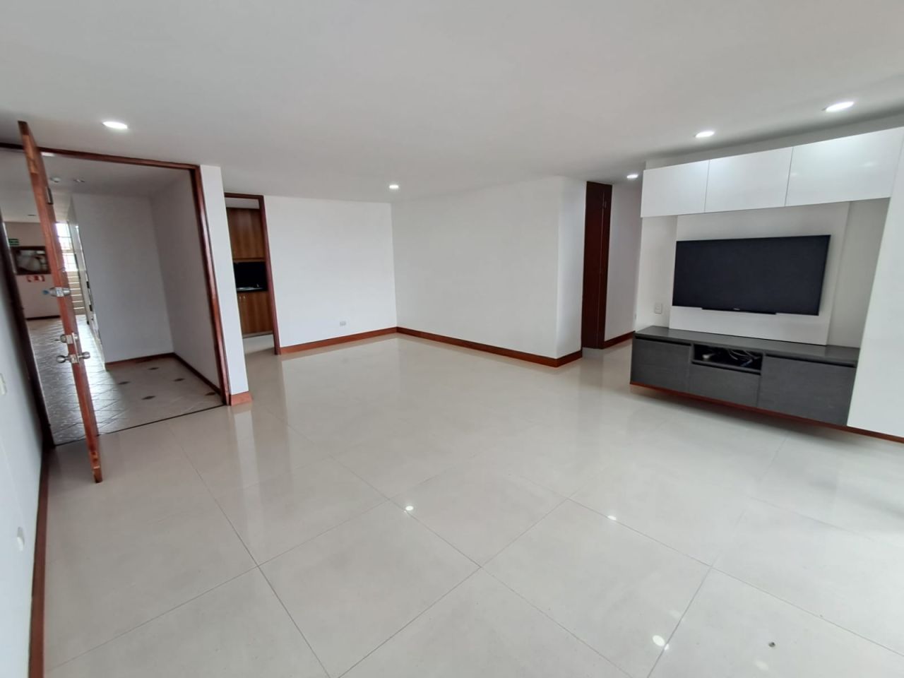 Apartamento en arriendo Antioquia Medellín Los Balsos No1 130 m2 Habitaciones 3 Baños 4 Garajes 0 Precio $6000000