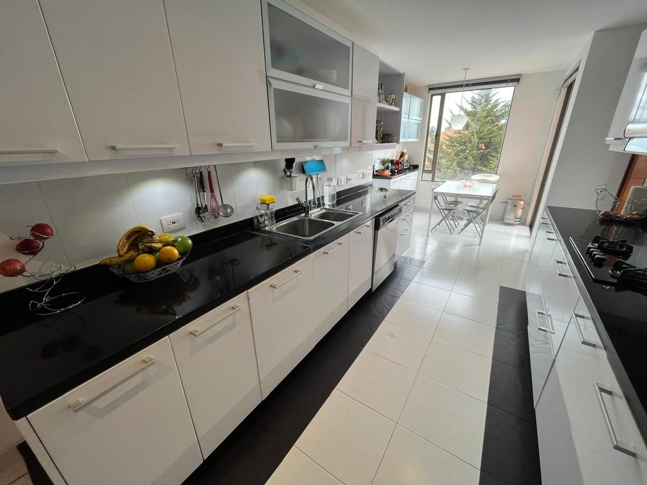 Apartamento en venta Cundinamarca Bogotá San Alfonso 223 m2 Habitaciones 4 Baños 5 Garajes 0 Precio $1400000000