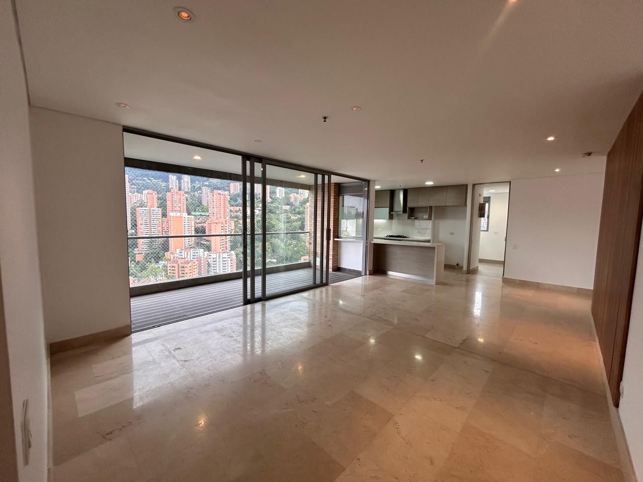Apartamento en arriendo Antioquia Medellín La Florida 172 m2 Habitaciones 3 Baños 4 Garajes 2 Precio $10700000