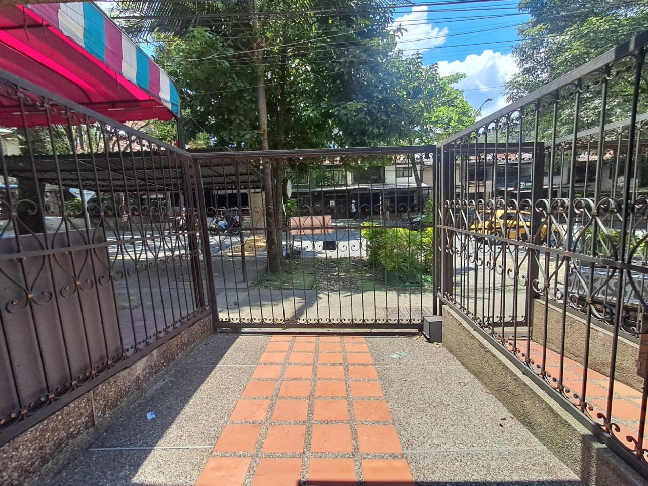 Apartamento en arriendo Antioquia Medellín Altavista 117 m2 Habitaciones 3 Baños 3 Garajes 1 Precio $0