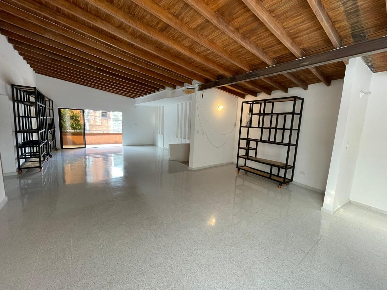 Casa en arriendo Antioquia Medellín Laureles 324 m2 Habitaciones 5 Baños 3 Garajes 1 Precio $13500000