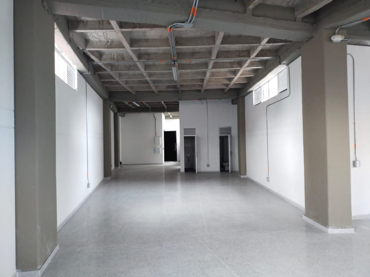 Bodega en arriendo Antioquia Medellín San Bernardo 180 m2 Habitaciones 0 Baños 2 Garajes 0 Precio $7500000