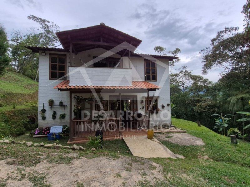 Finca en venta Antioquia Caldas Caldas 2600 m2 Habitaciones 4 Baños 2 Garajes 2 Precio $690000000