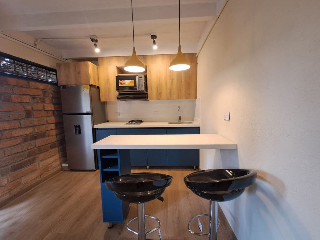Apartaestudio en arriendo Antioquia Envigado Loma Del Atravesado 21 m2 Habitaciones 1 Baños 1 Garajes 1 Precio $2300000