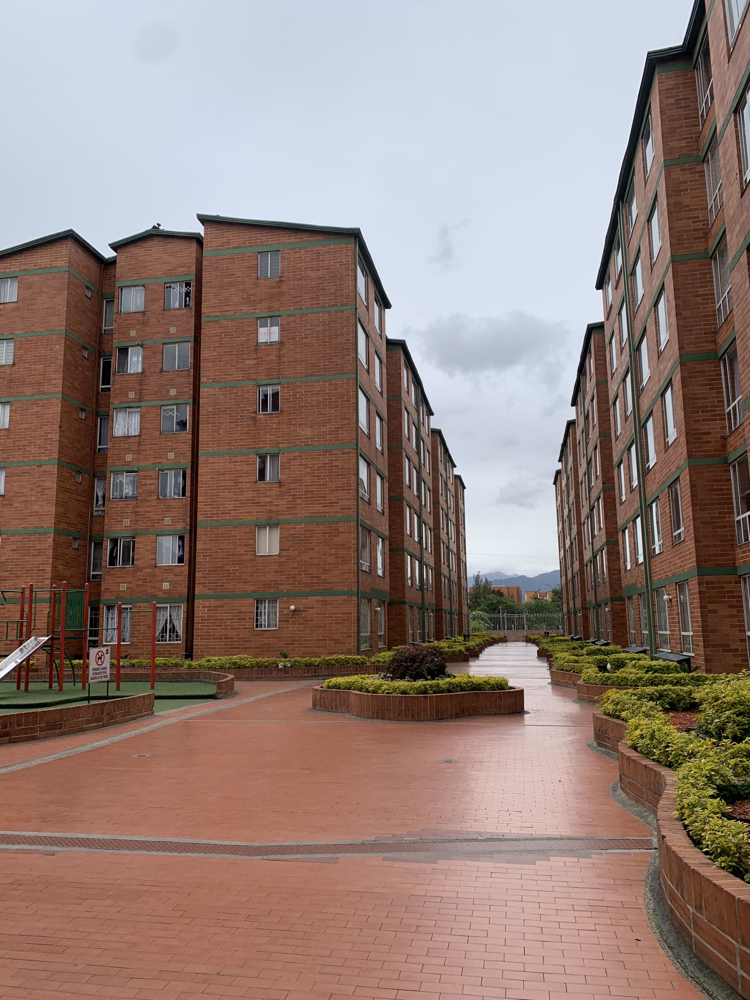 Apartamento en venta Cundinamarca Bogotá Hayuelos 47 m2 Habitaciones 3 Baños 1 Garajes 0 Precio $240000000