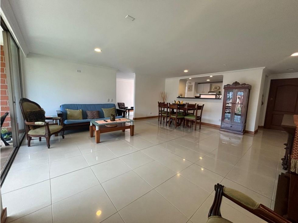 Apartamento en arriendo Antioquia Envigado Pontevedra 117 m2 Habitaciones 3 Baños 2 Garajes 2 Precio $5000000