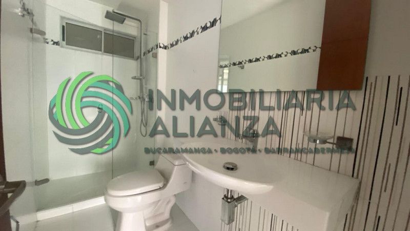 Apartamento en venta Santander Floridablanca El Olimpo 67 m2 Habitaciones 3 Baños 2 Garajes 2 Precio $330000000