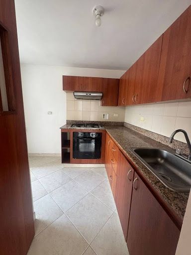 Apartamento en arriendo Antioquia Medellín Loma De Los Bernal 100 m2 Habitaciones 3 Baños 2 Garajes 2 Precio $4800000