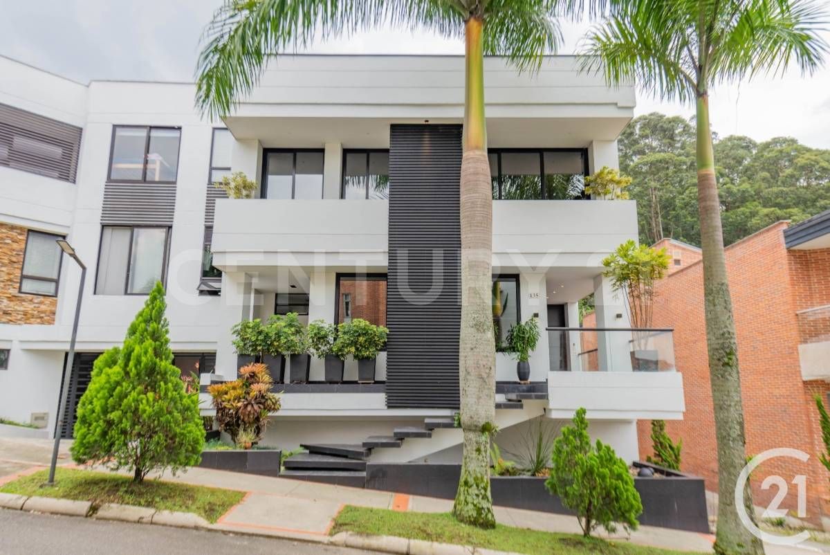 Casa en venta Antioquia Medellín Patio Bonito 900 m2 Habitaciones 4 Baños 5 Garajes 10 Precio $5800000000