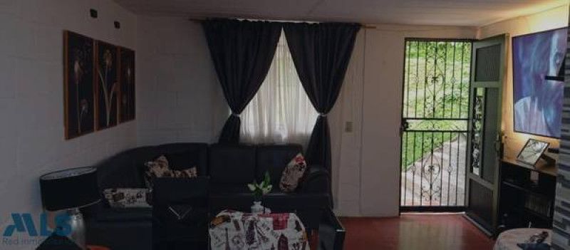 Casa en venta Antioquia Medellín Cataluña 50 m2 Habitaciones 5 Baños 1 Garajes 0 Precio $380000000