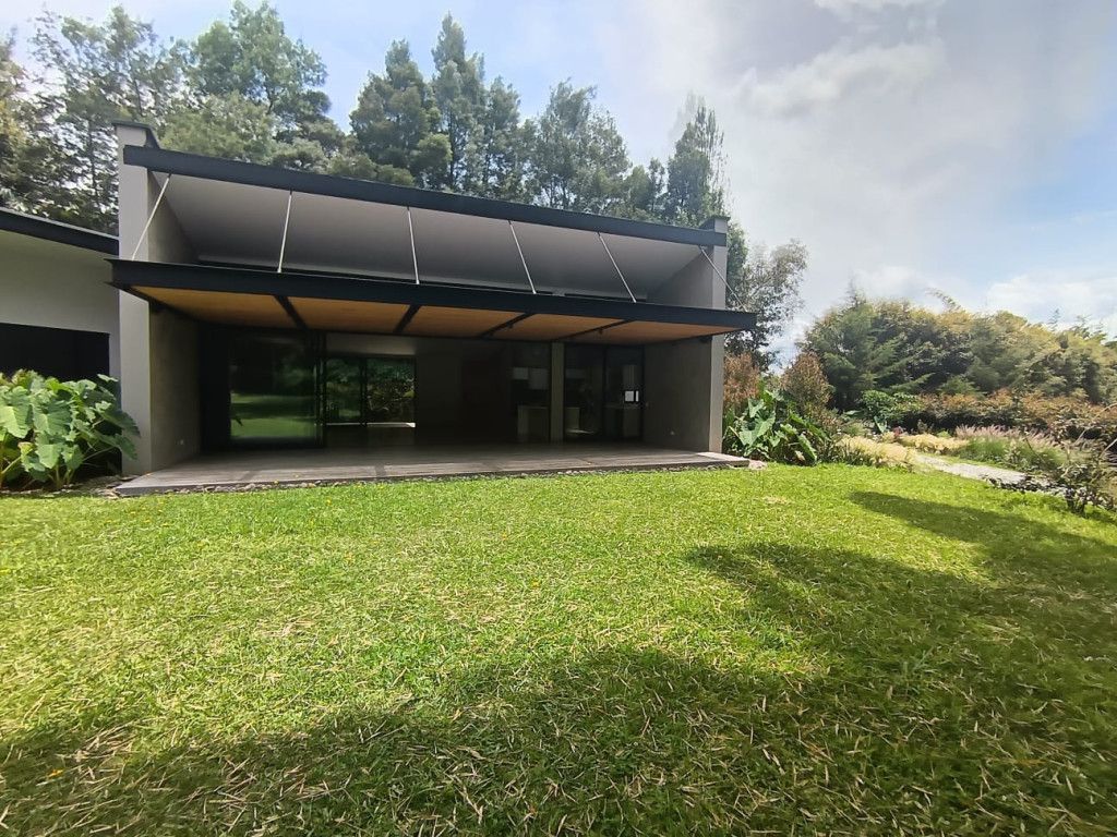 Casa Campestre en venta Antioquia El Carmen De Viboral El Carmen De Viboral 350 m2 Habitaciones 3 Baños 2 Garajes 0 Precio $2500000000