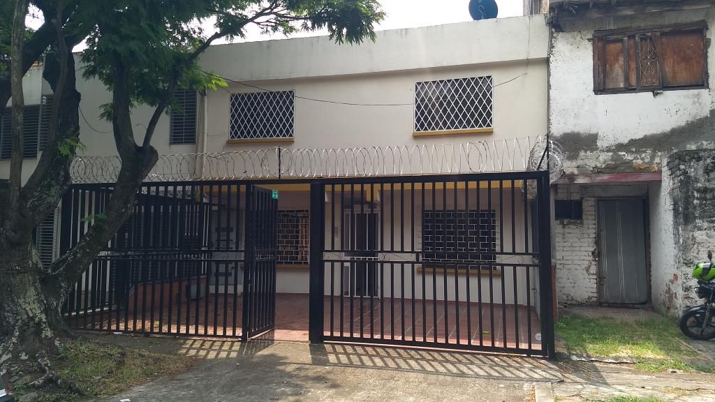 Apartaestudio en arriendo Valle Del Cauca Cali San Vicente 35 m2 Habitaciones 1 Baños 1 Garajes 0 Precio $800000