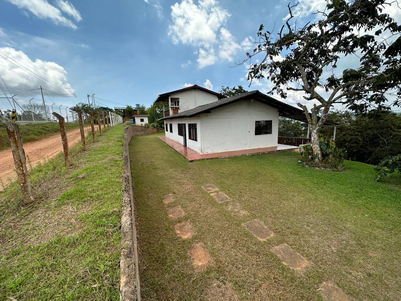 Finca en venta Valle Del Cauca La Cumbre Vereda Tres Esquinas 4800 m2 Habitaciones 3 Baños 1 Garajes 3 Precio $480000000