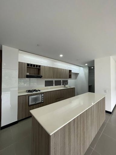Apartamento en arriendo Antioquia Envigado Asd 125 m2 Habitaciones 3 Baños 3 Garajes 2 Precio $6500000