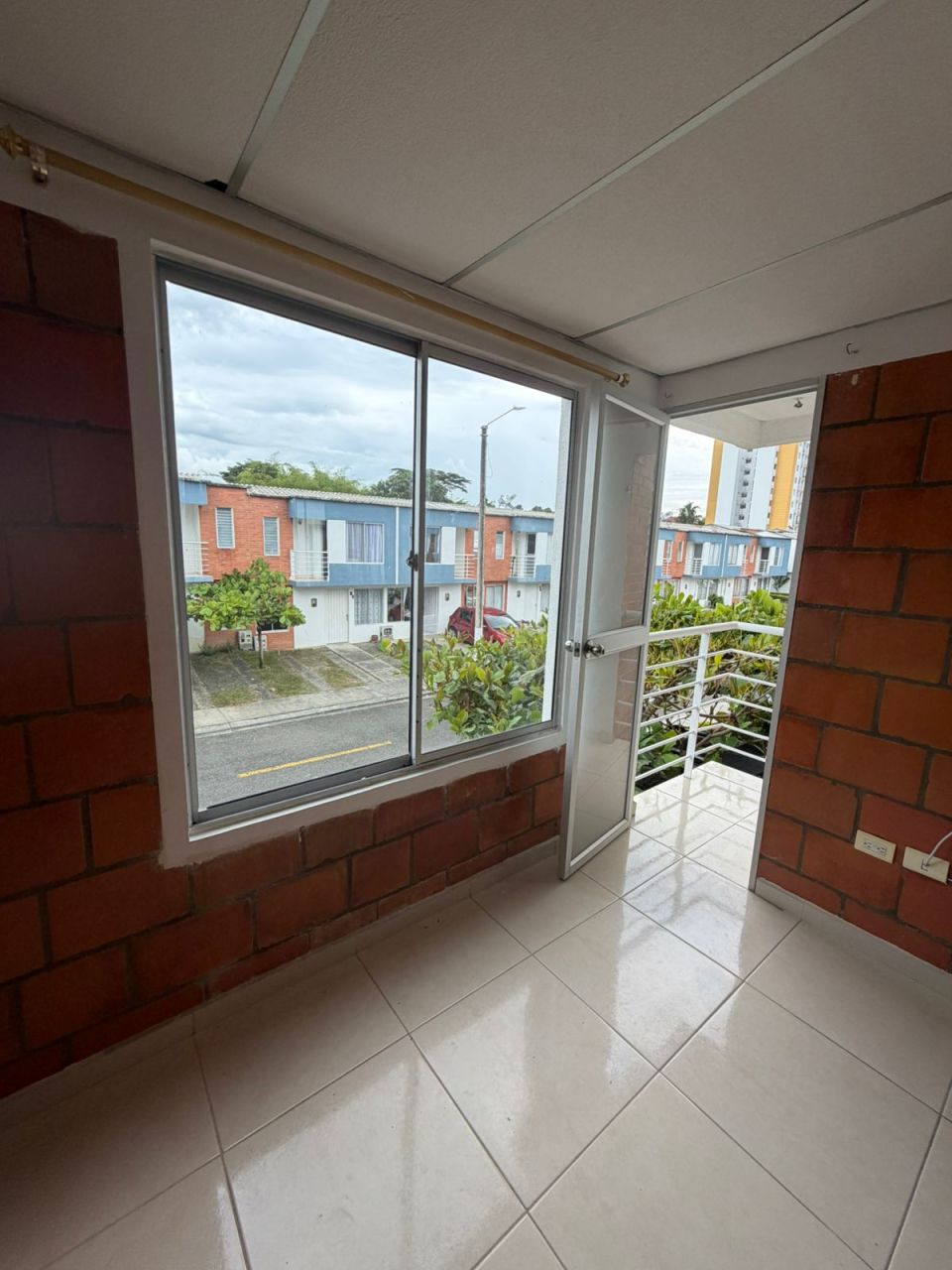 Casa en arriendo o venta Risaralda Pereira Jardin De Velez Y Velez 90 m2 Habitaciones 4 Baños 3 Garajes 1 Precio venta $375000000 Precio arriendo $1850000