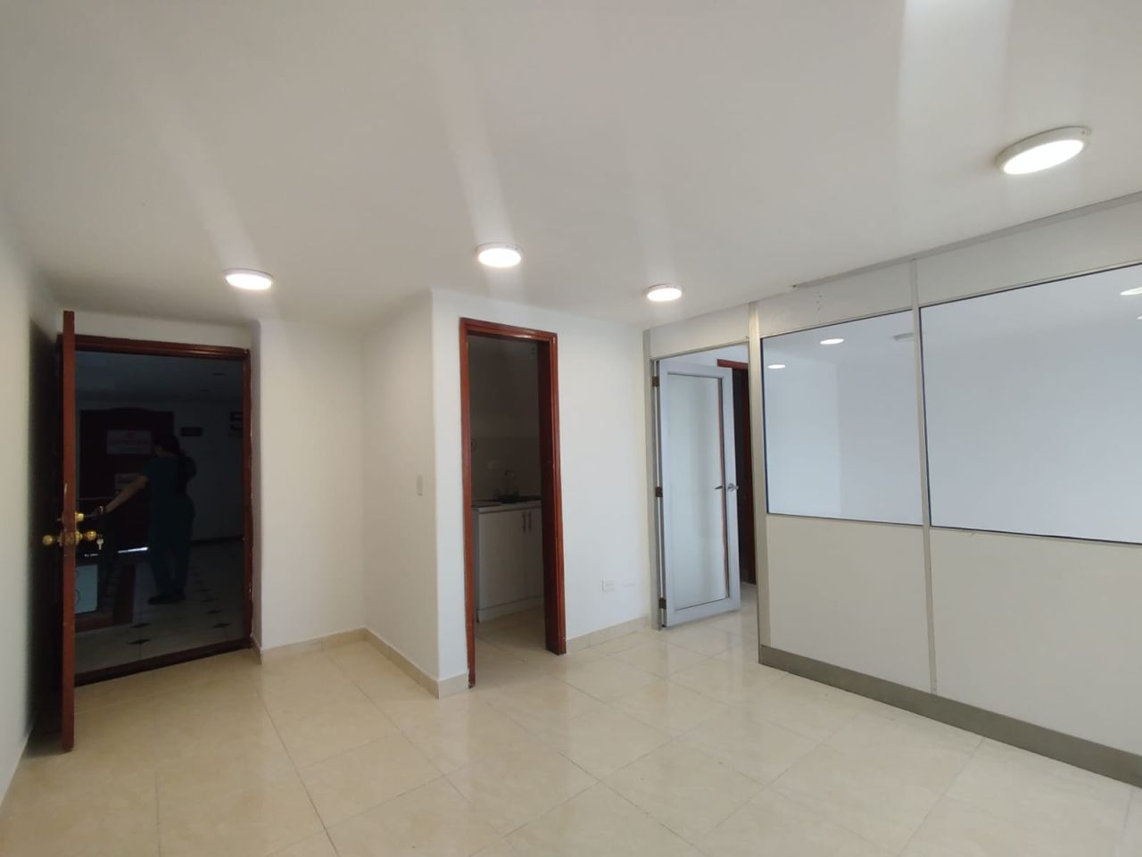 Oficina en arriendo Risaralda Pereira Jardin De Velez Y Velez 40 m2 Habitaciones 0 Baños 1 Garajes 1 Precio $2450000