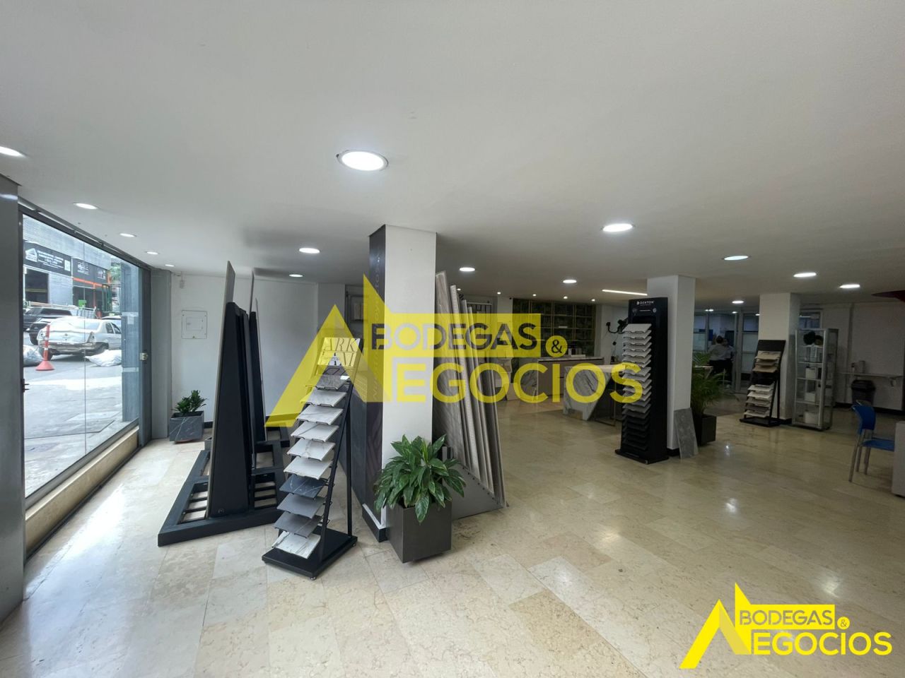 Local en arriendo Antioquia Medellín Calle Nueva 100 m2 Habitaciones 0 Baños 2 Garajes 0 Precio $6000000