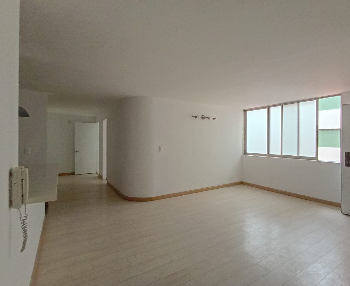 Apartamento en arriendo Antioquia Medellín Los Conquistadores 104 m2 Habitaciones 3 Baños 2 Garajes 1 Precio $3800000