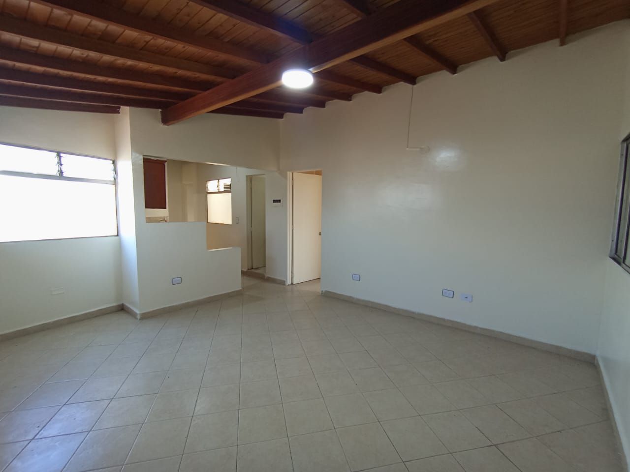 Apartamento en arriendo Antioquia Itagüí La Independencia 74 m2 Habitaciones 3 Baños 2 Garajes 0 Precio $2000000