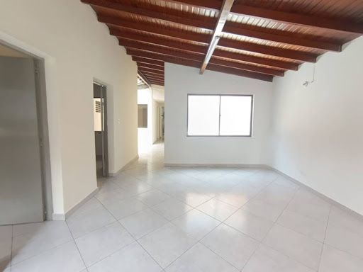Casa en arriendo Antioquia Medellín Santa Lucia 150 m2 Habitaciones 5 Baños 3 Garajes 0 Precio $5100000