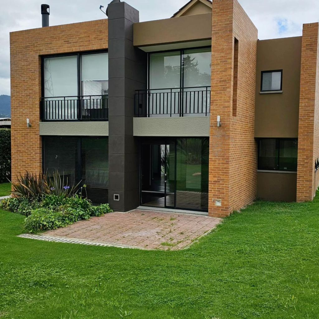 Casa en arriendo Cundinamarca La Calera La Calera 293 m2 Habitaciones 3 Baños 3 Garajes 4 Precio $12000000