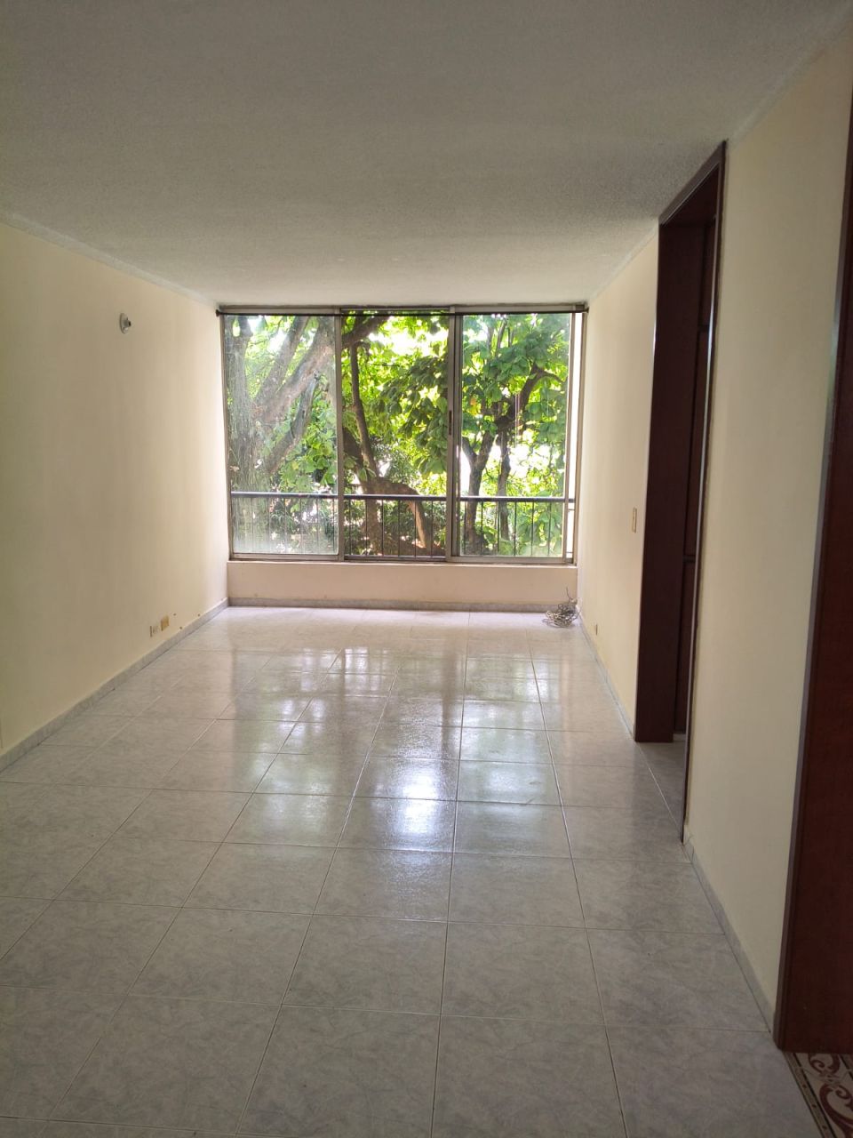Apartamento en arriendo Valle Del Cauca Cali Cañaveralejo Seguros Patria 70 m2 Habitaciones 3 Baños 2 Garajes 1 Precio $2300000