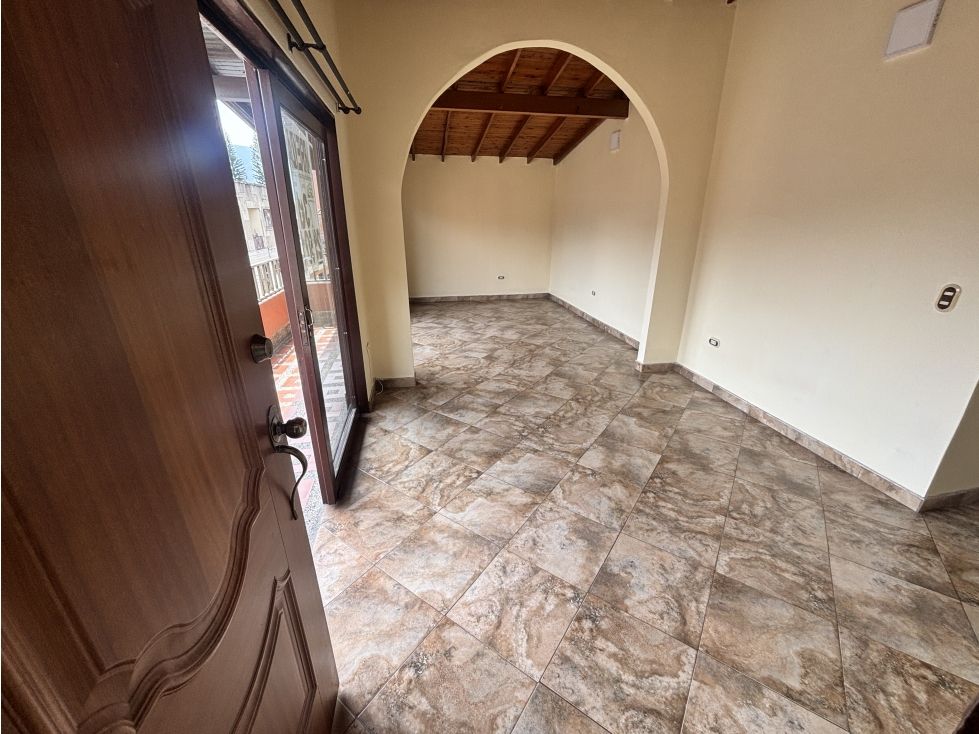 Casa en arriendo Antioquia Medellín El Velodromo 157 m2 Habitaciones 3 Baños 2 Garajes 0 Precio $2800000