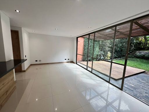 Casa en arriendo Antioquia Envigado Loma Del Atravesado 180 m2 Habitaciones 3 Baños 4 Garajes 2 Precio $9900000