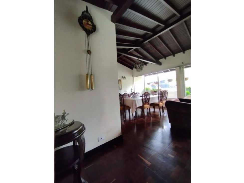 Casa en venta Antioquia Medellín El Nogal Los Almendros 247 m2 Habitaciones 4 Baños 3 Garajes 2 Precio $2100000000