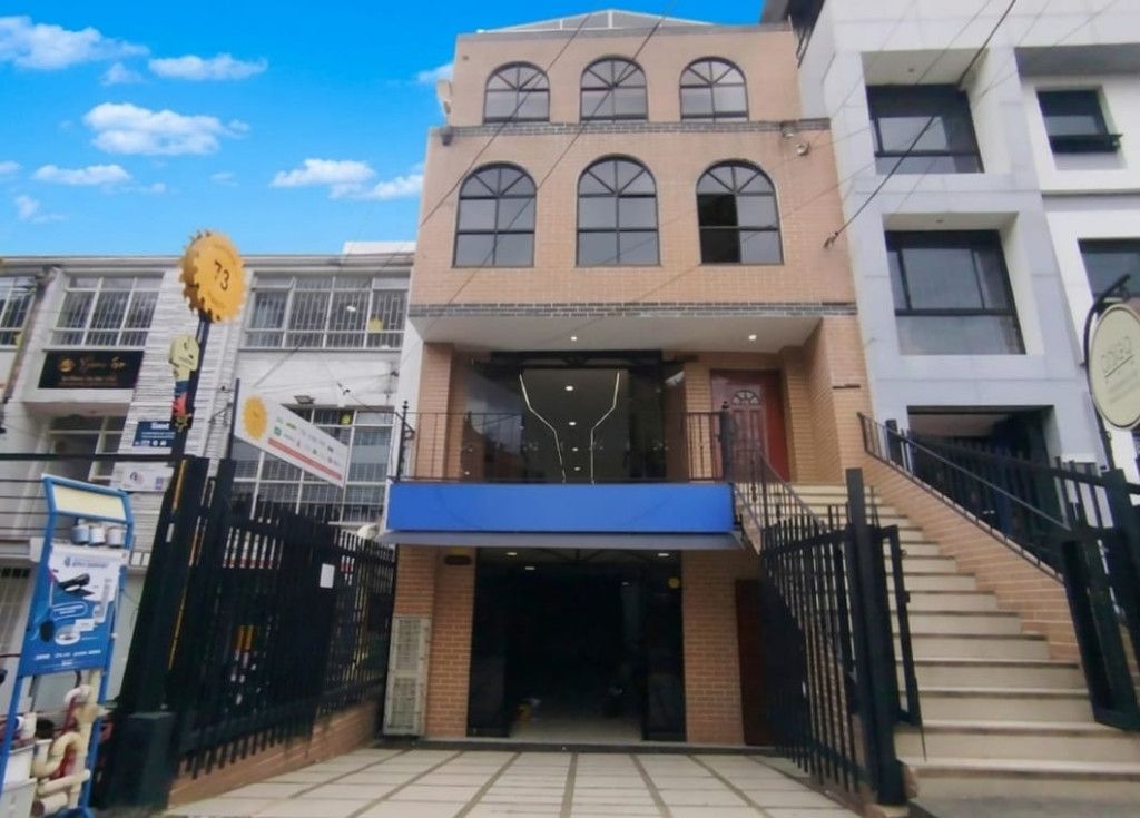 Local en arriendo Cundinamarca Bogotá La Porciuncula 128 m2 Habitaciones 0 Baños 2 Garajes 0 Precio $7500000
