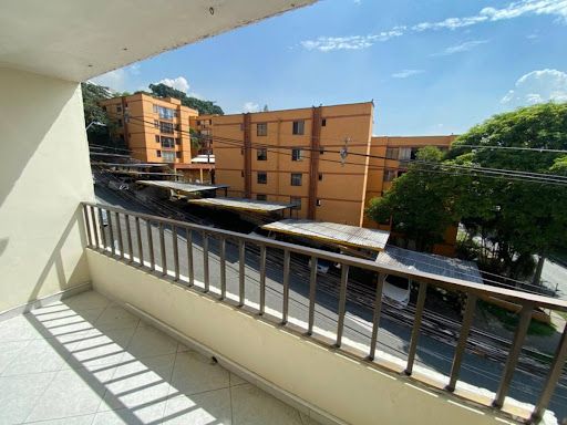 Apartamento en arriendo Antioquia Medellín Progreso 140 m2 Habitaciones 4 Baños 2 Garajes 0 Precio $2500000