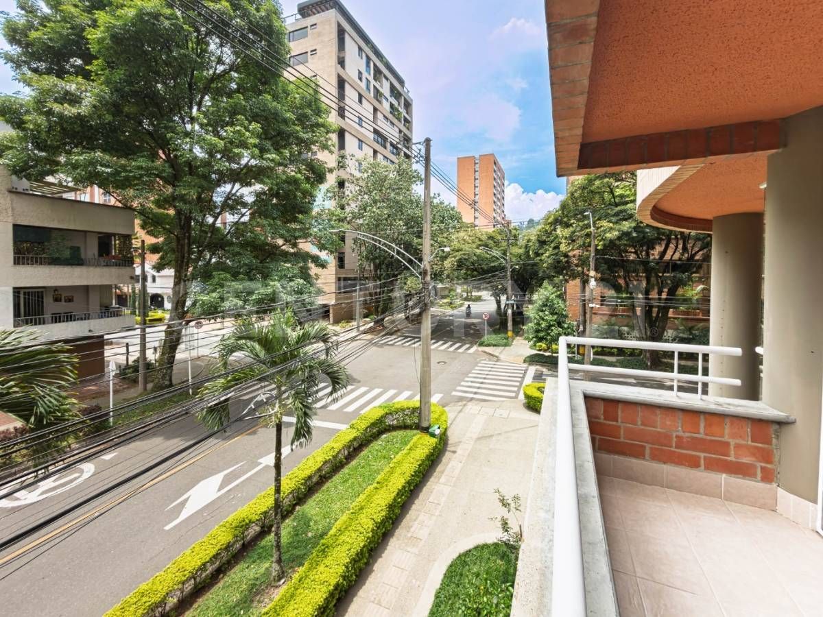 Apartamento en venta Antioquia Medellín Los Conquistadores 145 m2 Habitaciones 3 Baños 2 Garajes 1 Precio $975000000