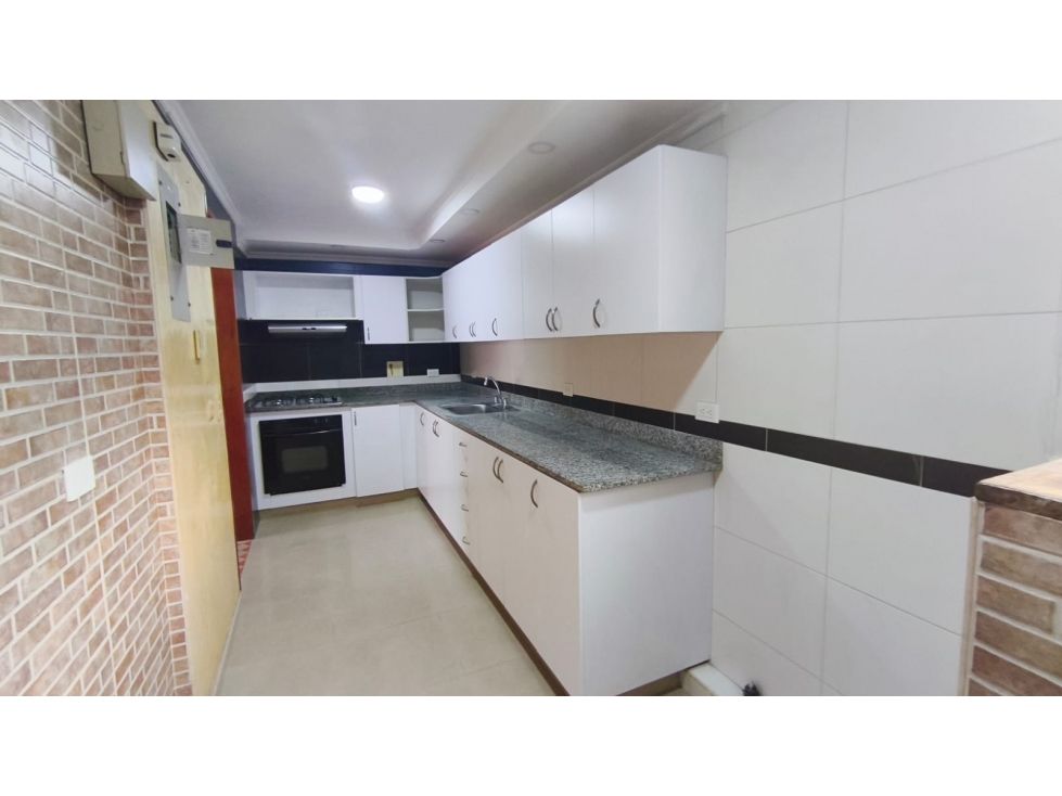 Apartamento en arriendo Antioquia Medellín Ub Cedros De La Colina 100 m2 Habitaciones 4 Baños 2 Garajes 1 Precio $3950000