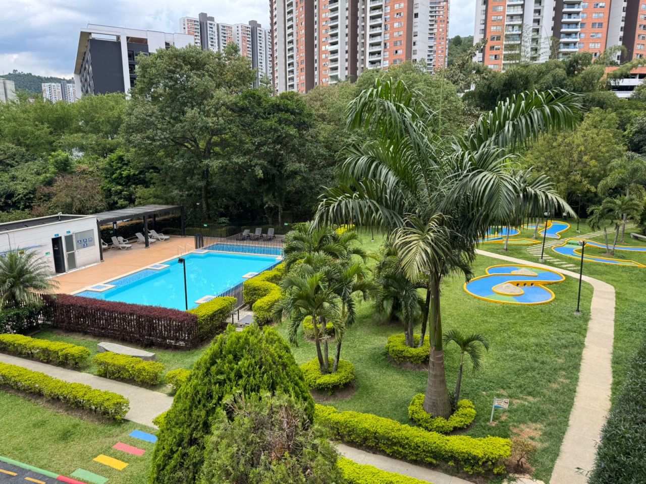 Apartamento en venta Antioquia Medellín Loma De Los Bernal 74 m2 Habitaciones 3 Baños 2 Garajes 1 Precio $605000000