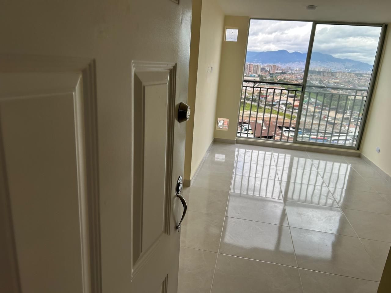 Apartamento en venta Cundinamarca Bogotá Salamanca 43 m2 Habitaciones 2 Baños 1 Garajes 1 Precio $290000000