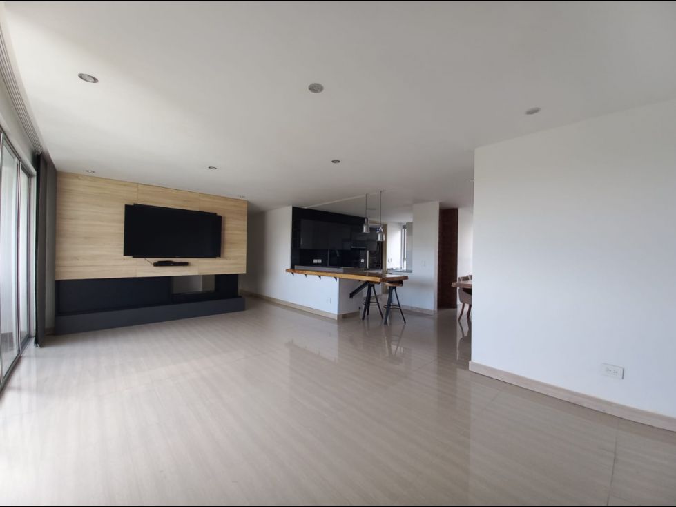 Apartamento en arriendo Risaralda Pereira La Julita 173 m2 Habitaciones 3 Baños 5 Garajes 2 Precio $7700000