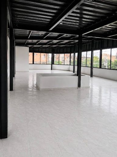 Local en arriendo Antioquia Medellín Moravia 154 m2 Habitaciones 0 Baños 3 Garajes 0 Precio $8330000
