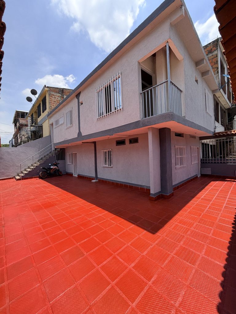Casa en venta Valle Del Cauca Cali Alfonso López Ii Etapa 150 m2 Habitaciones 6 Baños 4 Garajes 5 Precio $550000000