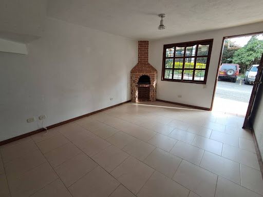 Apartamento en arriendo Antioquia Rionegro Santa Ana 200 m2 Habitaciones 5 Baños 4 Garajes 1 Precio $4500000