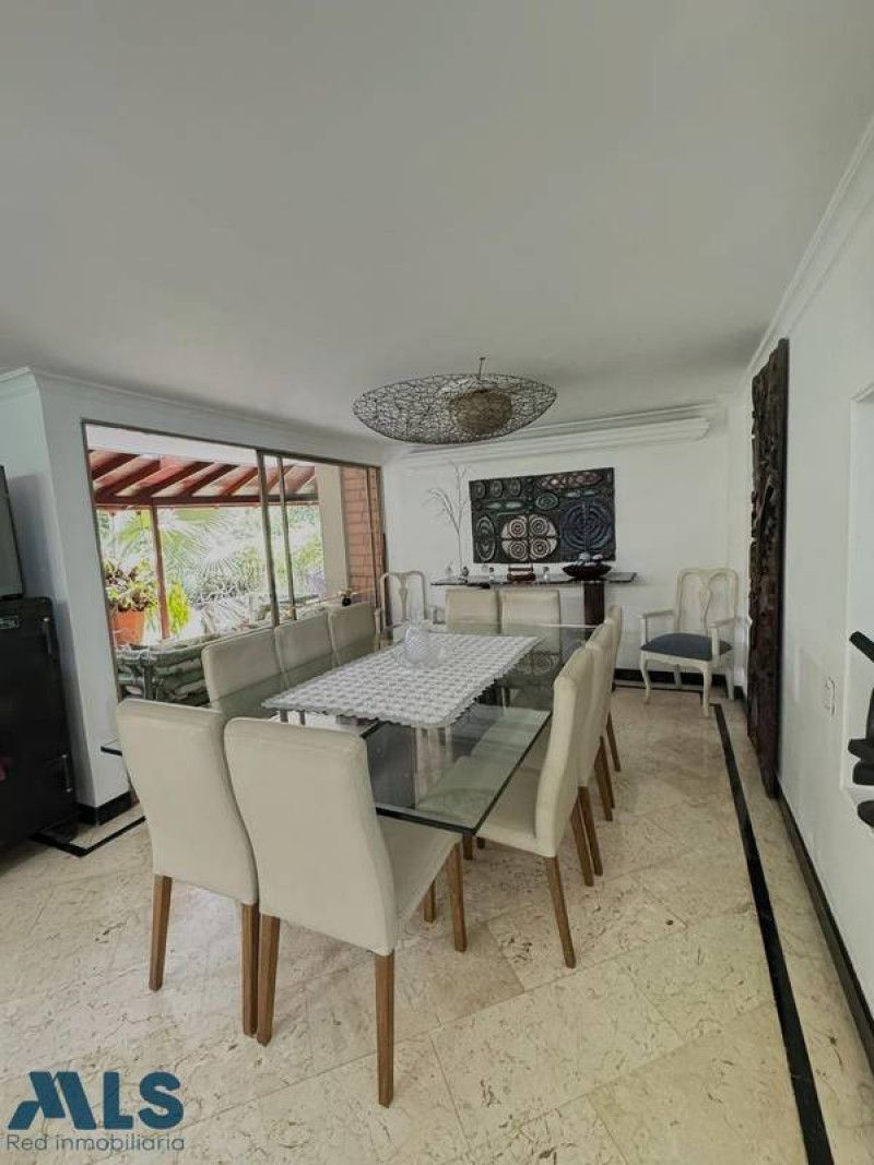 Casa en venta Antioquia Medellín La Aguacatala 230 m2 Habitaciones 5 Baños 4 Garajes 2 Precio $1200000000