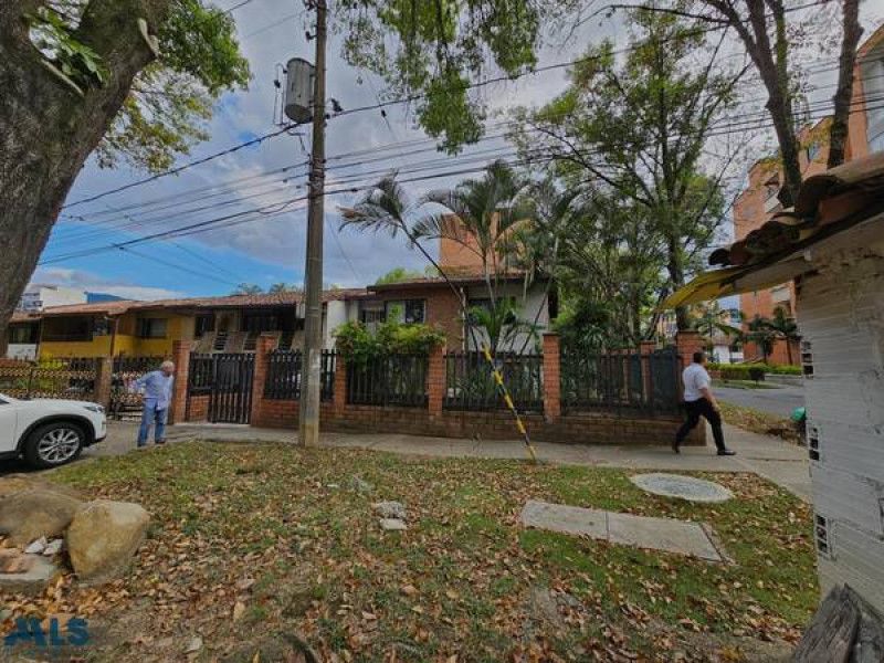 Casa en venta Antioquia Medellín La Palma 323 m2 Habitaciones 4 Baños 3 Garajes 2 Precio $1750000000
