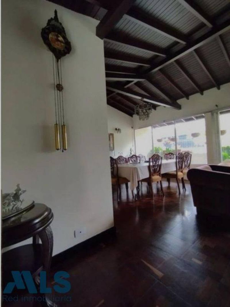 Casa en venta Antioquia Medellín El Nogal- Los Almendros 247 m2 Habitaciones 4 Baños 3 Garajes 2 Precio $2100000000