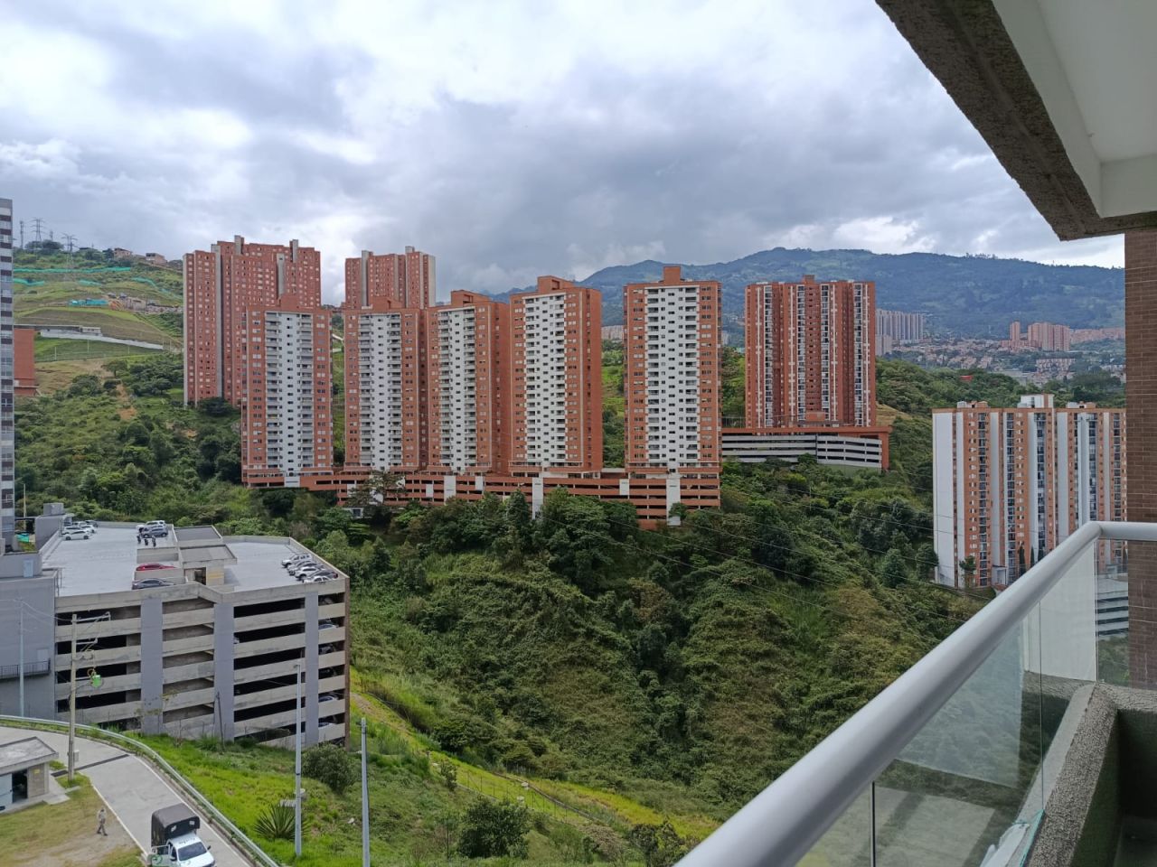 Apartamento en arriendo Antioquia Medellín Santa Rosa De Lima 70 m2 Habitaciones 3 Baños 2 Garajes 1 Precio $3350000