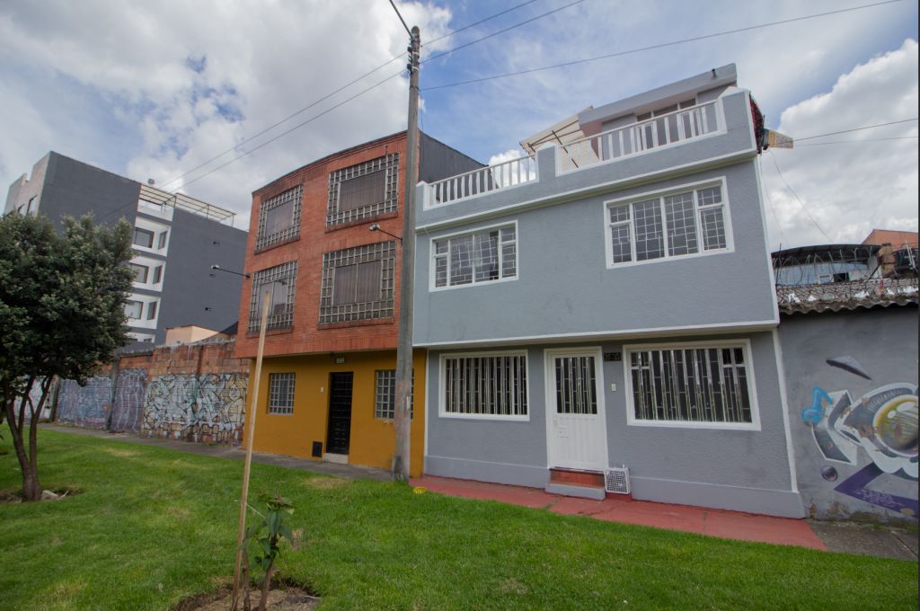 Casa en arriendo Cundinamarca Bogotá Santa Maria 100 m2 Habitaciones 3 Baños 2 Garajes 0 Precio $2600000
