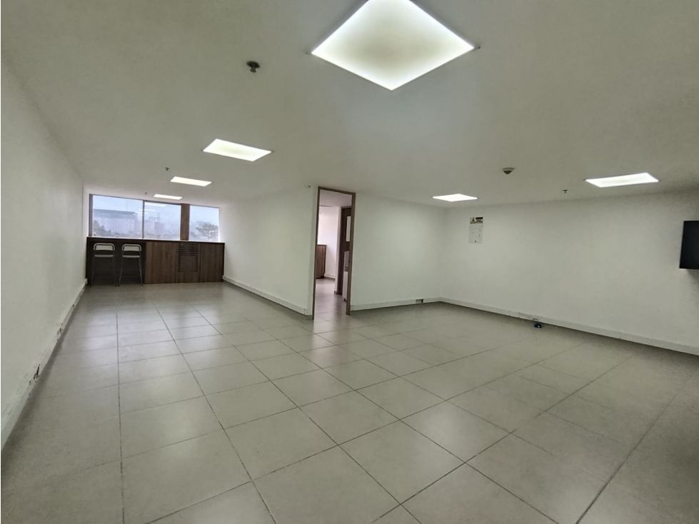 Oficina en venta Antioquia Medellín Naranjal 75 m2 Habitaciones 0 Baños 1 Garajes 0 Precio $549800000